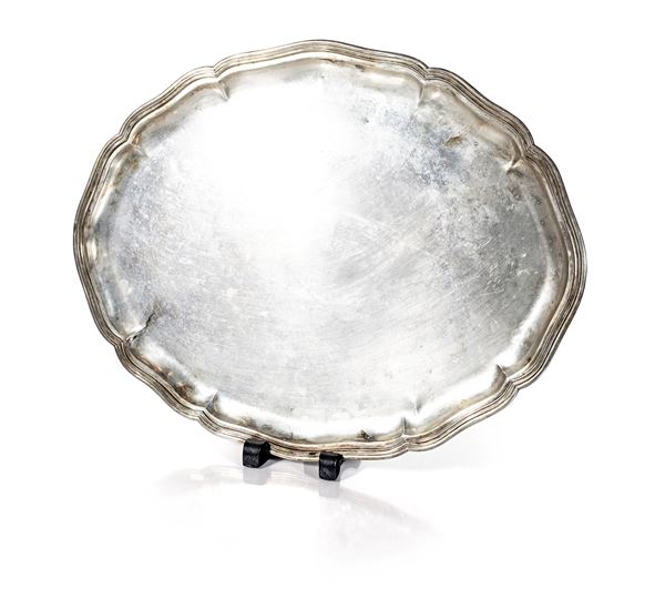 Vassoio ovale sagomato in argento 800/000