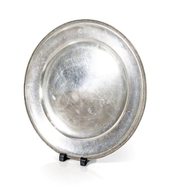 Grande piatto circolare in argento 800/000