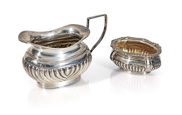 Piccola lattiera in argento, Birmingham 1897 e piccola zuccheriera Birmingham 1902