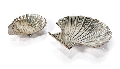 Due Vaschette a Conchiglia in Argento, una Birmingham 1909 ed una a Valva Sorretta da Conchiglie