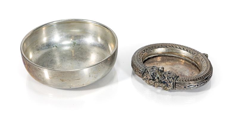 Lotto composto da due vaschette diverse