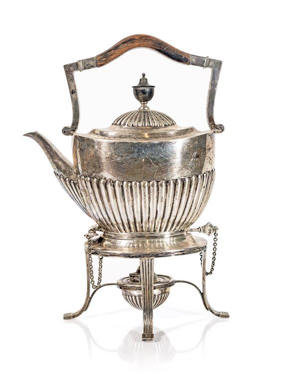 Teiera con rechaud in argento, Londra 1905