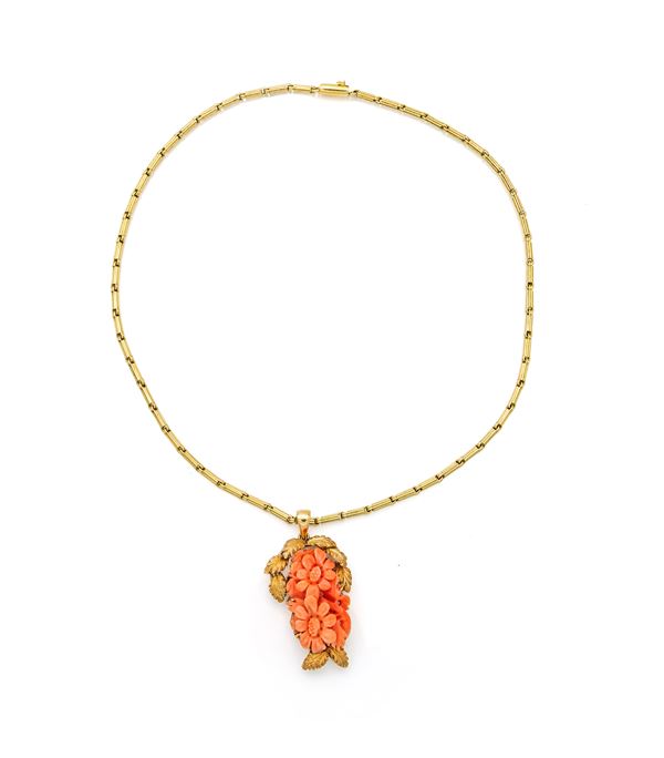 Collana in oro e corallo