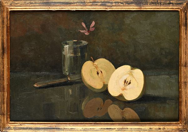 Natura morta con due mele, coltello e fiore in un bicchiere.