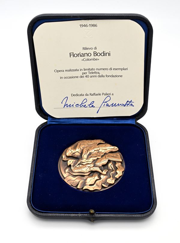 Floriano Bodini - Medaglia in bronzo raffigurante "Colombe" per il 40° anniversario di Telettra 
