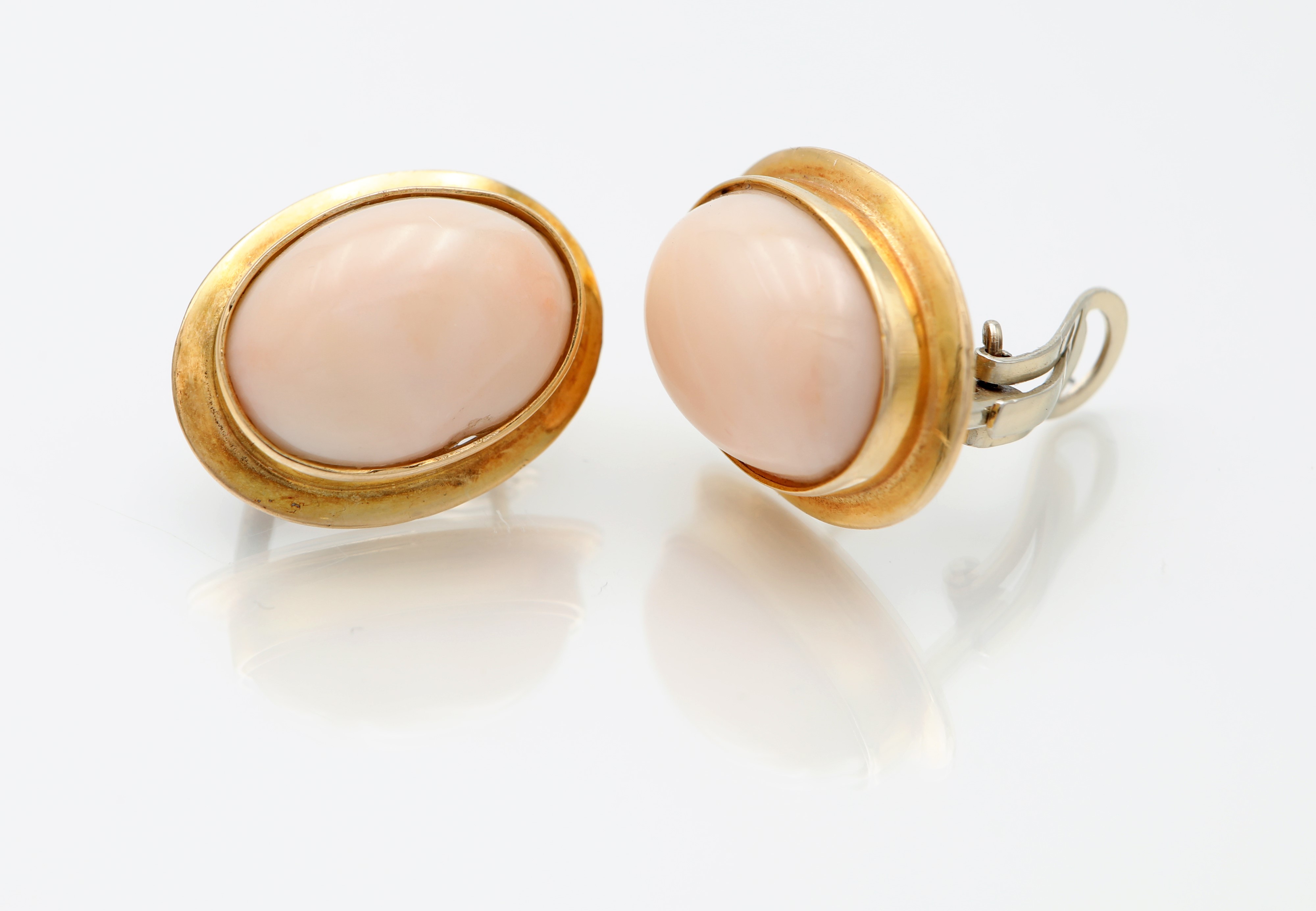 Coppia di Orecchini in Oro e Corallo