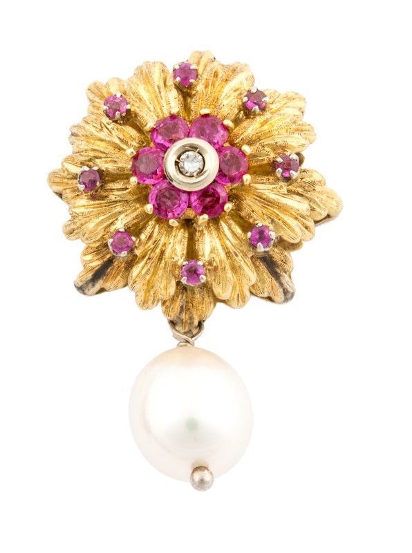 Un Ciondolo in Oro Giallo con Rubini e Perla, Gr. 9,20