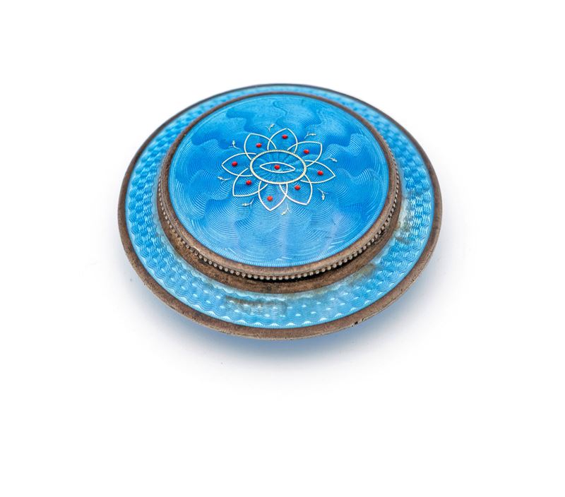 Piccolo Portapillole in Argento e Smalto Azzurro Guillochée, Svizzera, Primi Novecento