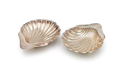 Coppia di Piattini in Argento a Forma di Conchiglia, Città di Sheffield, 1909