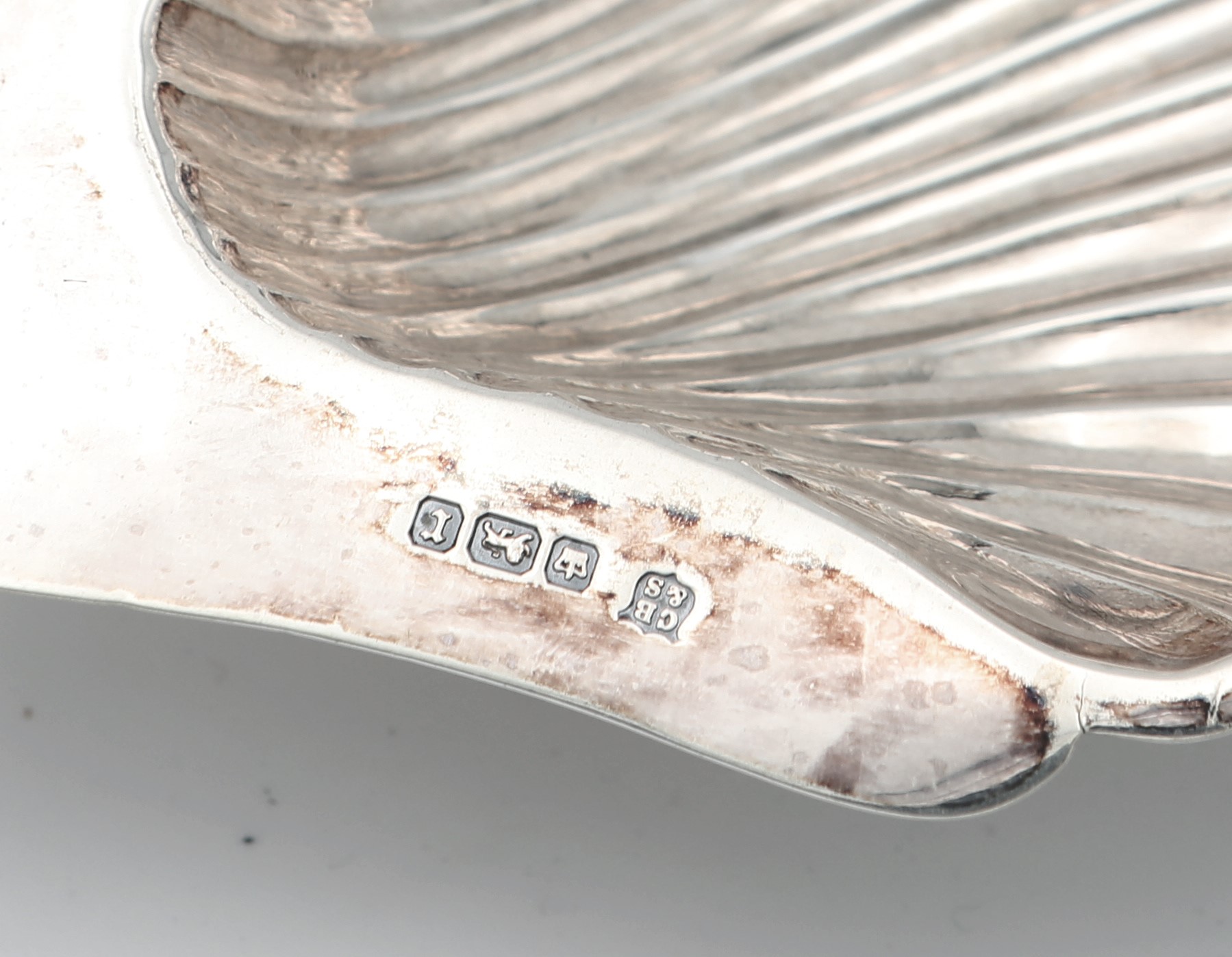 Coppia di Piattini in Argento a Forma di Conchiglia, Città di Sheffield, 1909