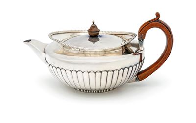 Teiera Giorgio III in Argento, Londra, 1803, Argentiere John Emes