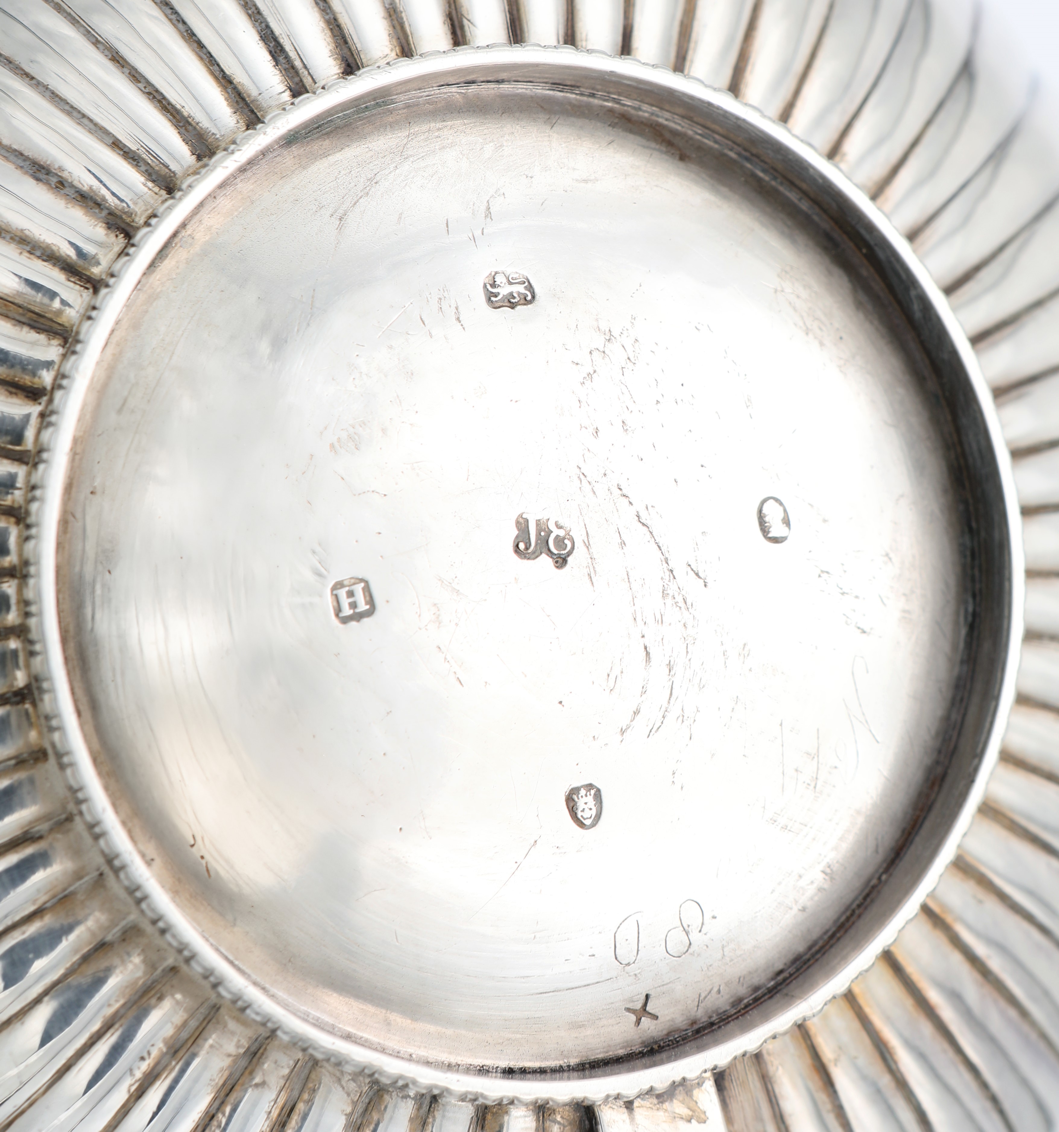 Teiera Giorgio III in Argento, Londra, 1803, Argentiere John Emes