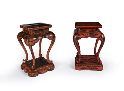 Due Piccoli Sgabelli in Legno Laccato Rosso e Nero, Cina, Dinastia Qing, XIX Secolo