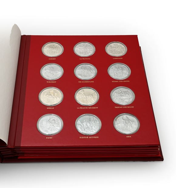 I MOMENTI MAGICI DELL'OPERA. Serie completa di tutte le 75 medaglie entro raccoglitore originale