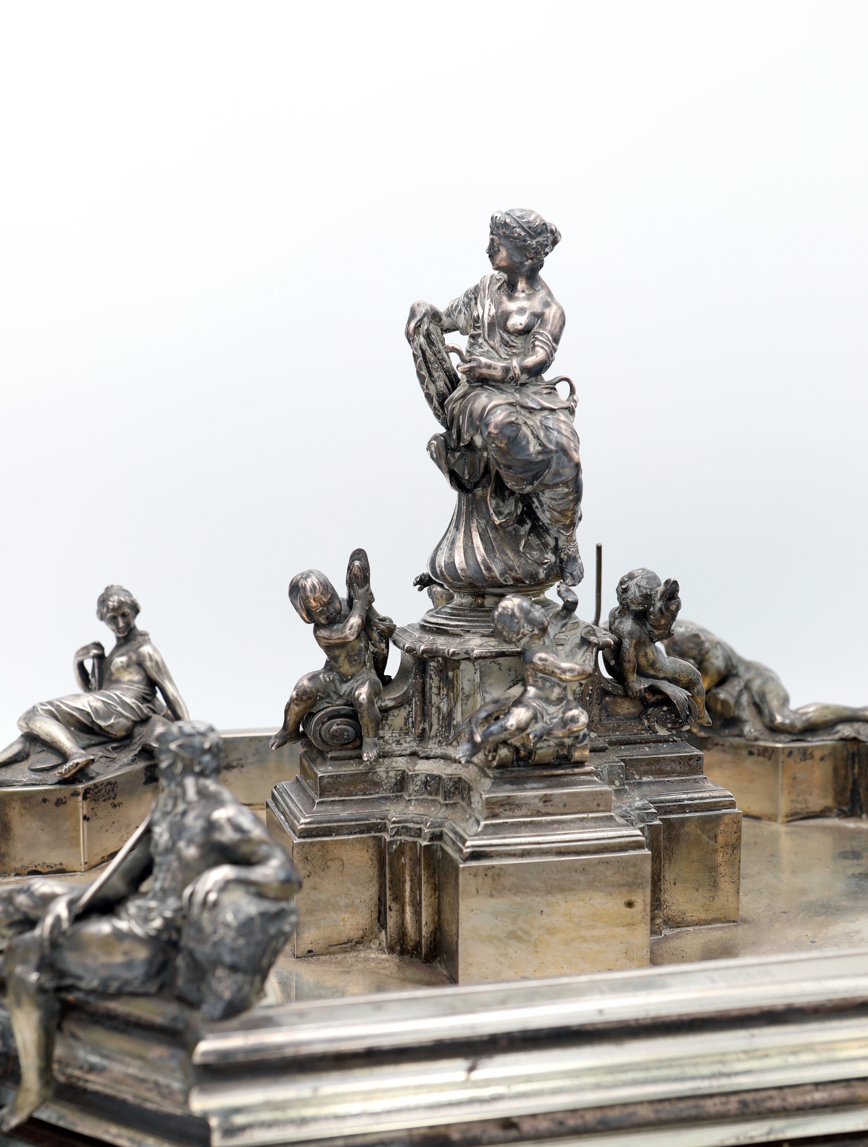 Grande Centrotavola in Argento 800/000, Austria-ungheria 1872, Argentieri Schwarz & Steiner