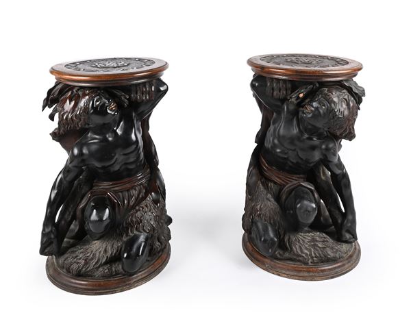 Coppia di sgabelli figurati in legno scolpito ed ebanizzato, Venezia, metà del XIX secolo