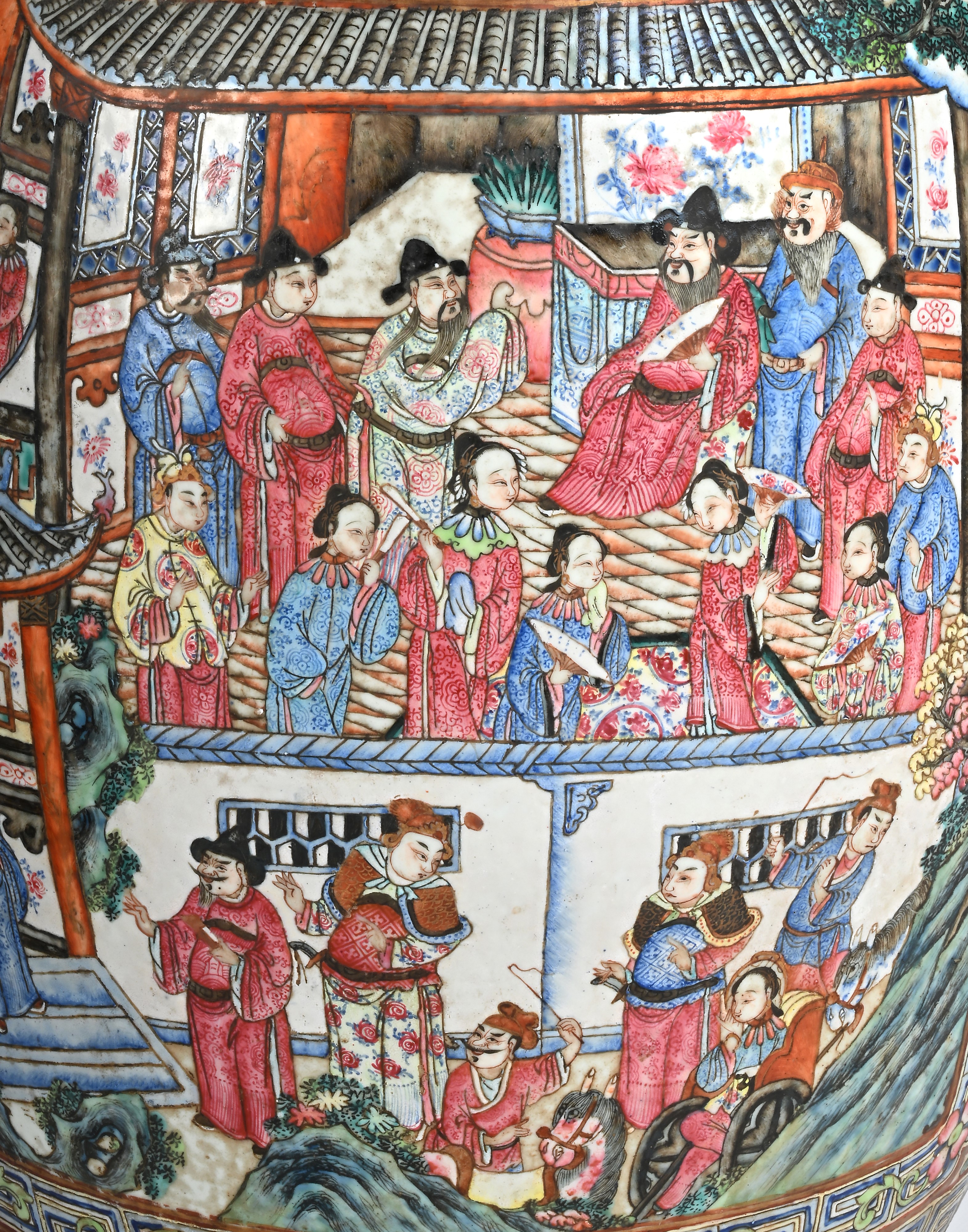 Coppia di Grandi Vasi in Porcellana Policroma, Cina, Dinastia Qing, XIX Secolo