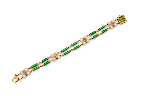 Bracciale in oro, perle, smalto verde e rubini