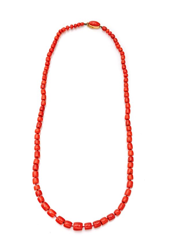 Collana in corallo e oro