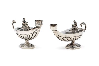 Coppia di Piccole Lucerne in Argento, XX Secolo