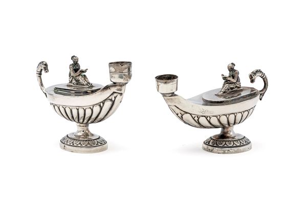 Coppia di piccole lucerne in argento, XX secolo