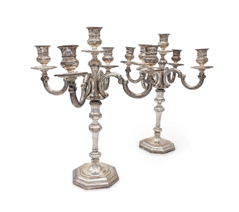 Coppia di Candelabri in Argento 800/000