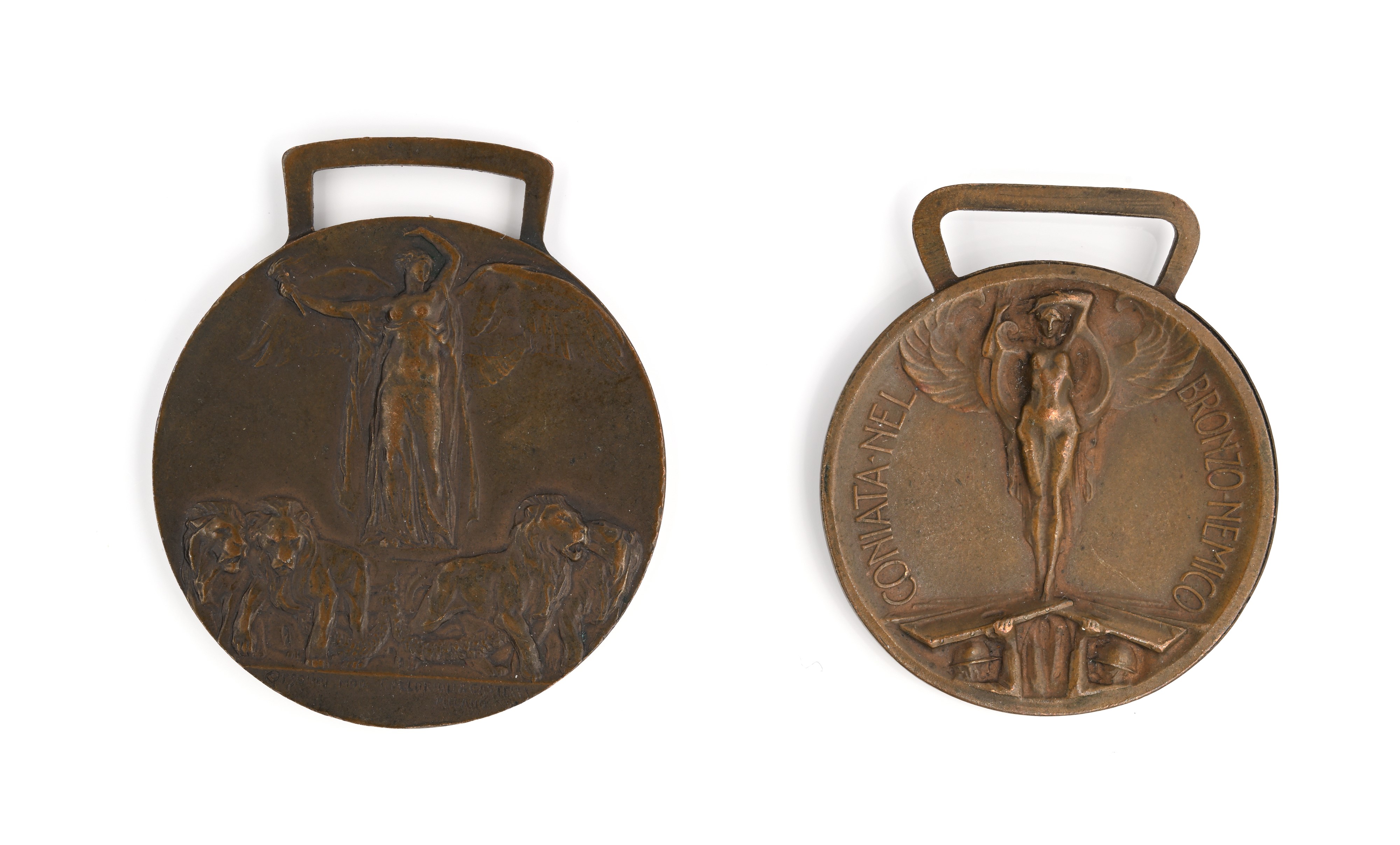 2 Medaglie in Bronzo della Prima Guerra Mondiale. Vittorio Emanuele III. 1) Guerra per L'unità D'...