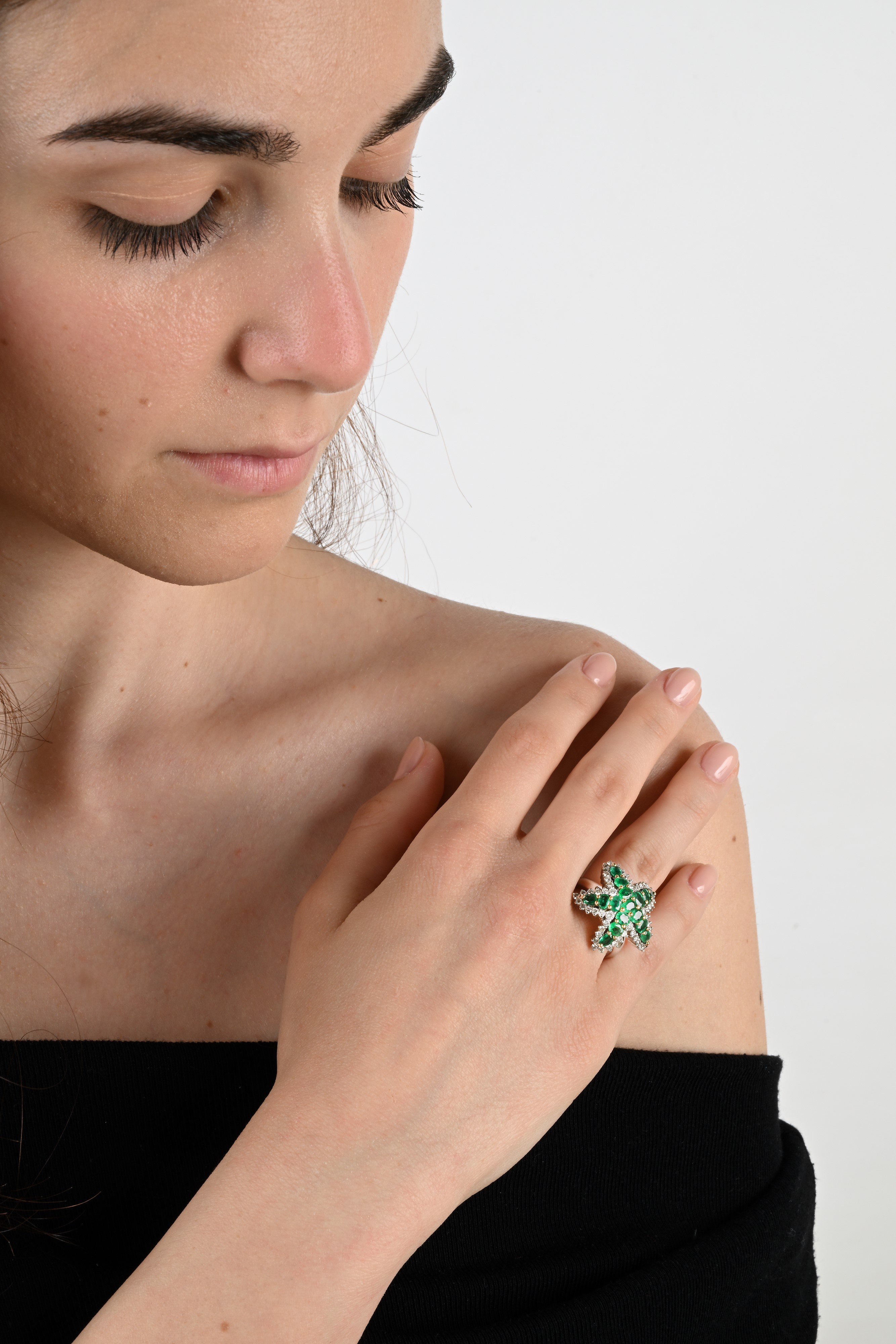Anello a Stella in Oro, Brillanti e Smeraldi