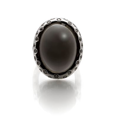 Anello in Oro, Pietra Centrale e Brillanti
