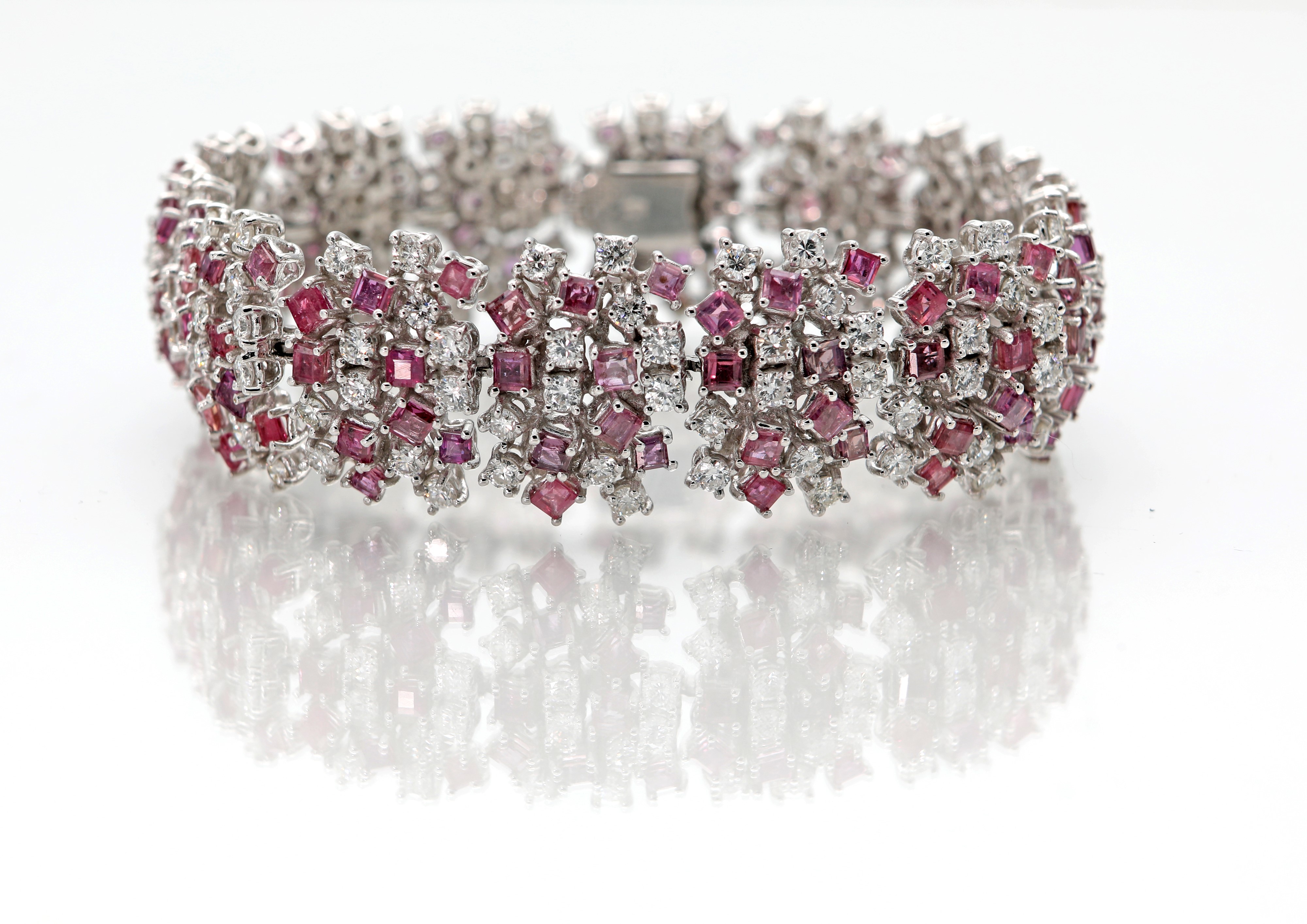 Bracciale in Oro, Brillanti e Zaffiri Rosa