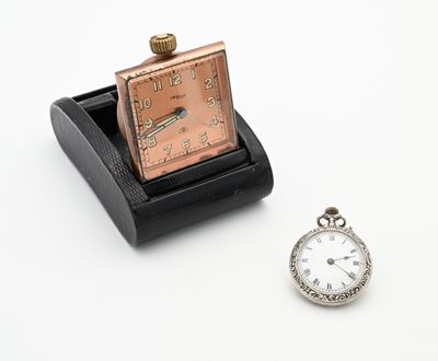 Anonimo Svizzero - Orologio Monachina da Tasca Remontoir con Cassa Incisa e Sbalzata in Argento 9...