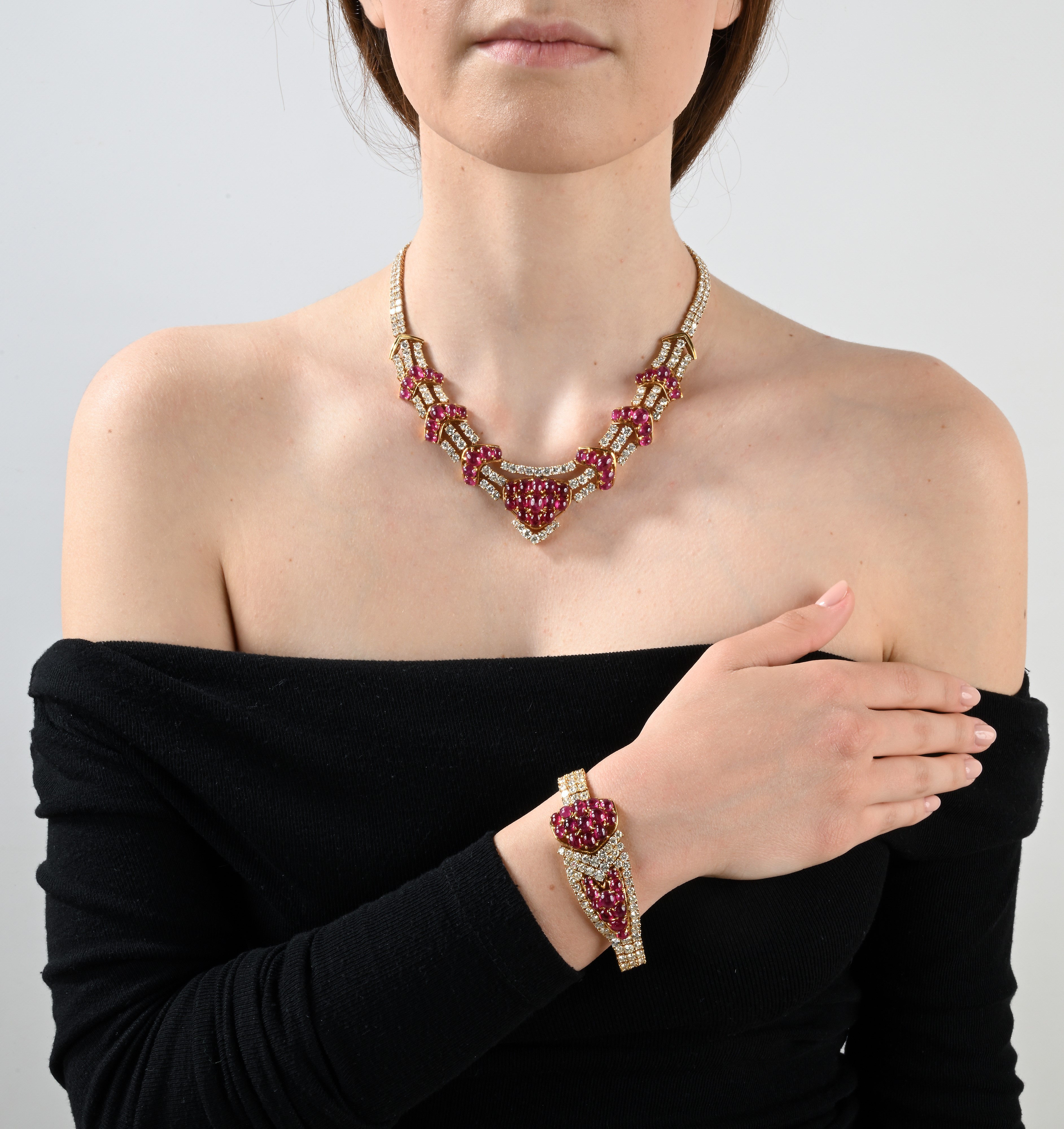 Importante Parure di Pettorale e Bracciale in Oro, Brillanti e Rubini Burma