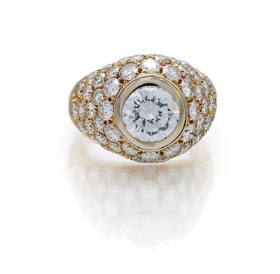 Anello Chevalier in Oro, Brillante Solitario e Brillanti