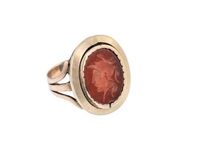 Anello con Corniola Incisa