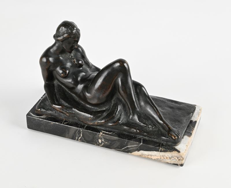 Autore sconosciuto, Nudo femminile in bronzo