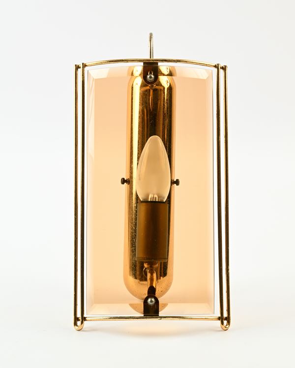 Applique in metallo dorato e vetro fumé