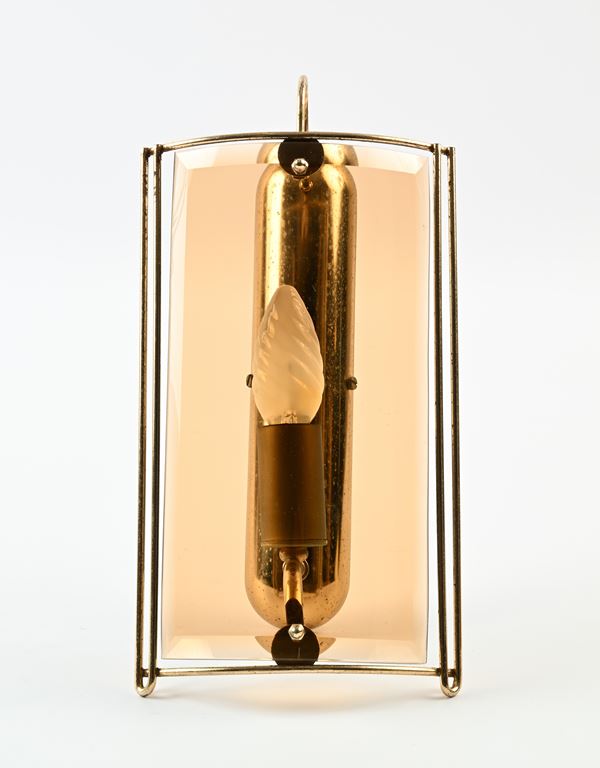 Applique in metallo dorato e vetro fumé