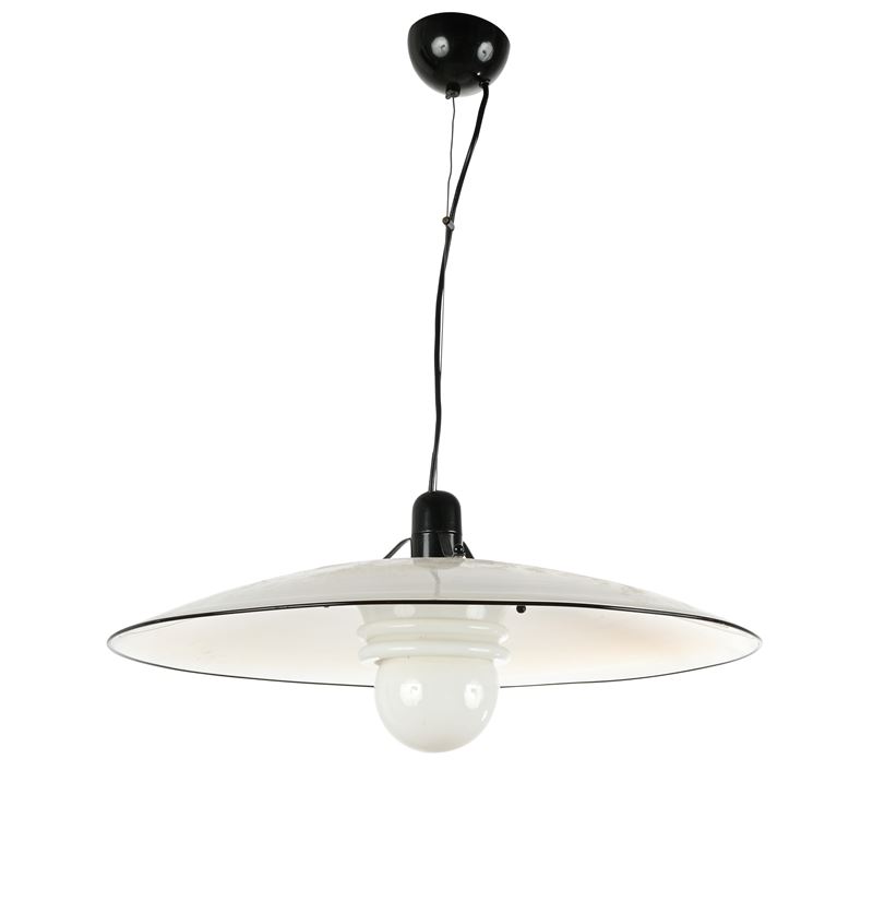 Lampada a sospensione in vetro bianco e metallo smaltato nero