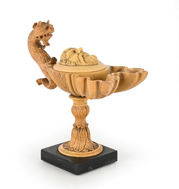 Lucerna in marmo giallo, Roma, seconda metà del XIX secolo