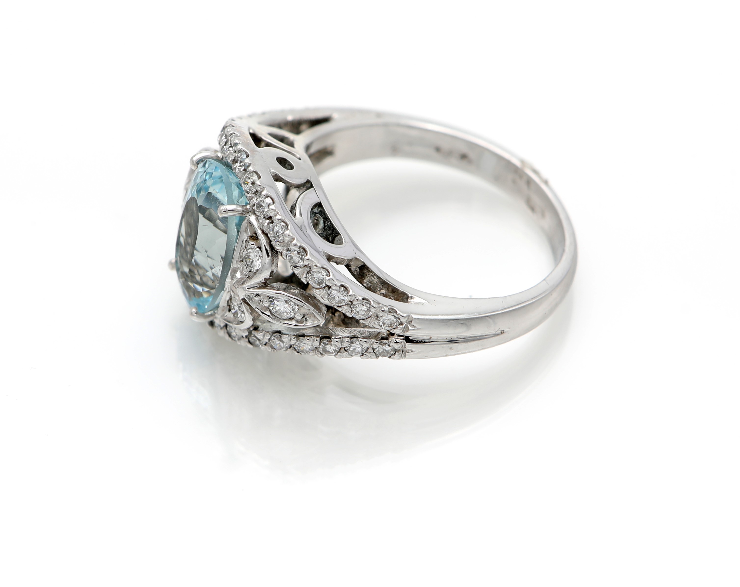 Anello in Oro, Acquamarina e Brillanti