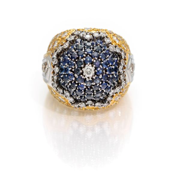 Anello grande cupola in  oro, diamanti e zaffiri