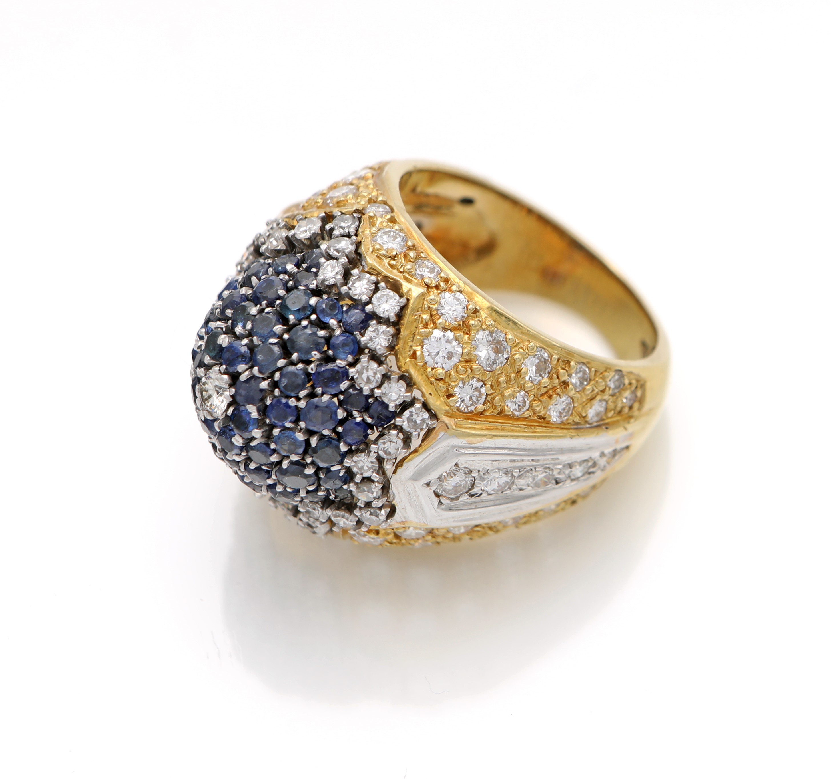 Anello Grande Cupola in Oro, Diamanti e Zaffiri