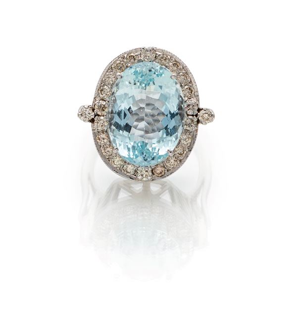 Anello in oro, acquamarina e brillanti