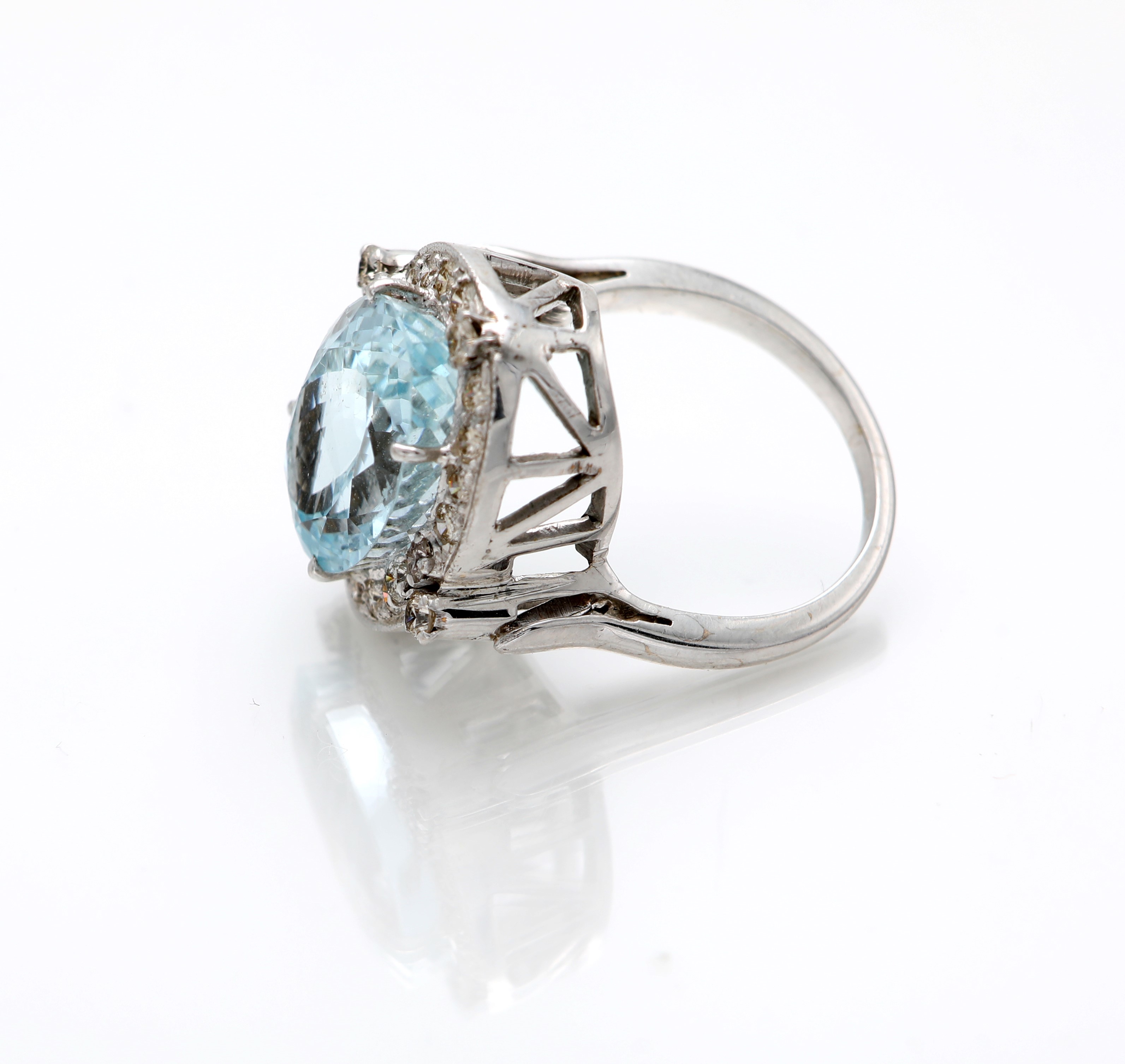 Anello in Oro, Acquamarina e Brillanti