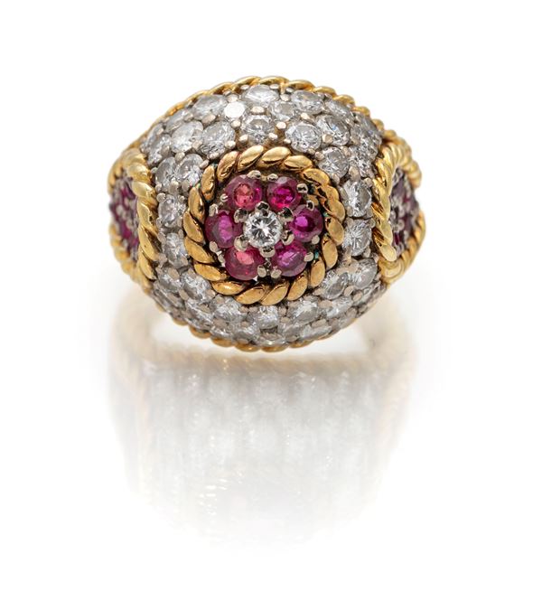 Anello a cupola in oro, brillanti e rubini