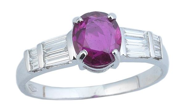 ANELLO ORO BIANCO CON RUBINO E BRILLANTI