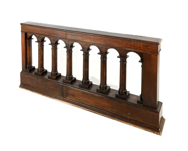 Balaustra in legno con colonne cilindriche, XIX secolo