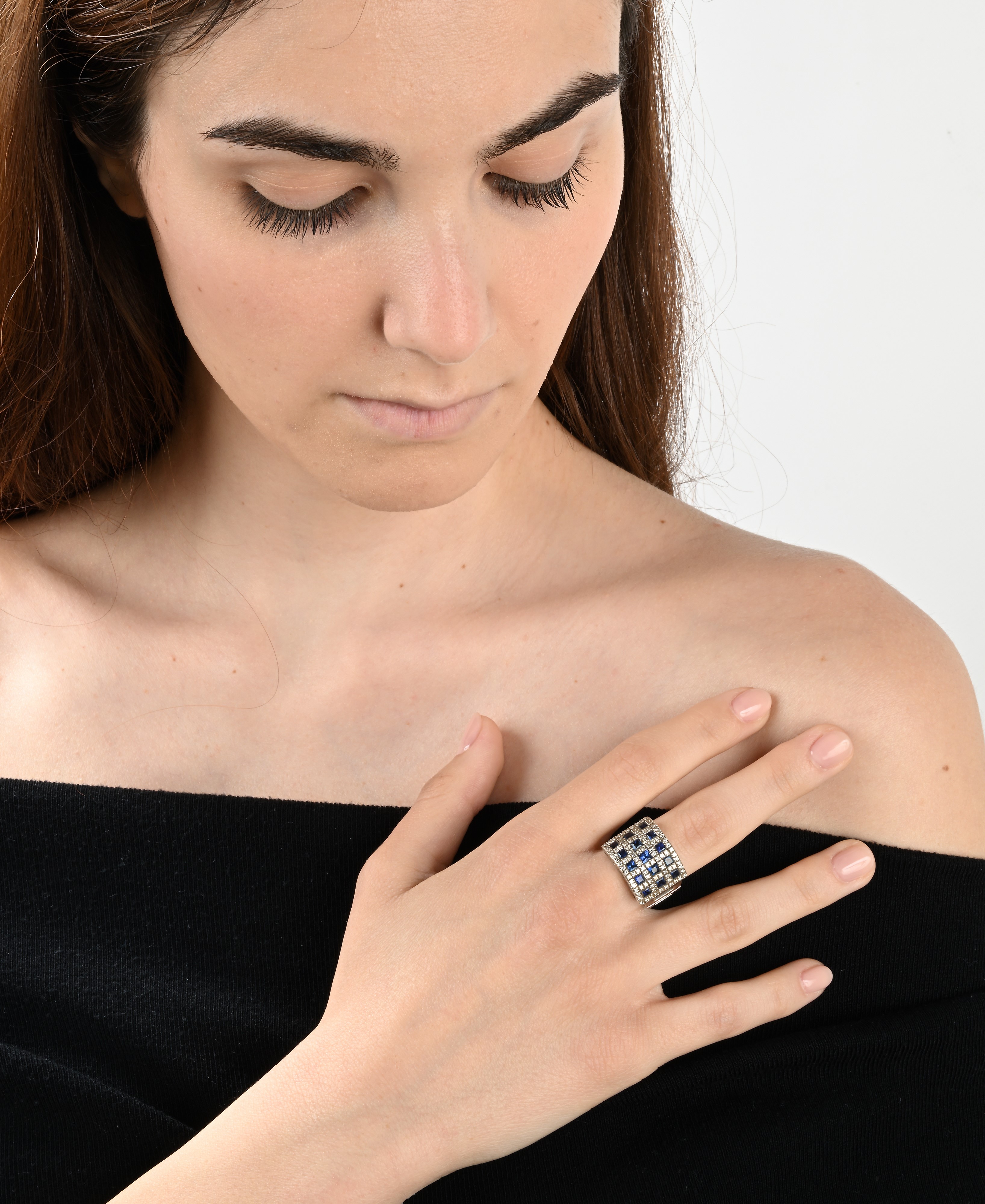 Anello a Fascia in Oro e Zaffiri