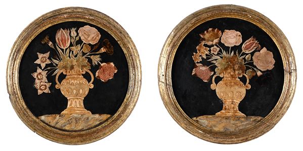 Coppia di placche circolari in scagliola, fine del XVIII secolo