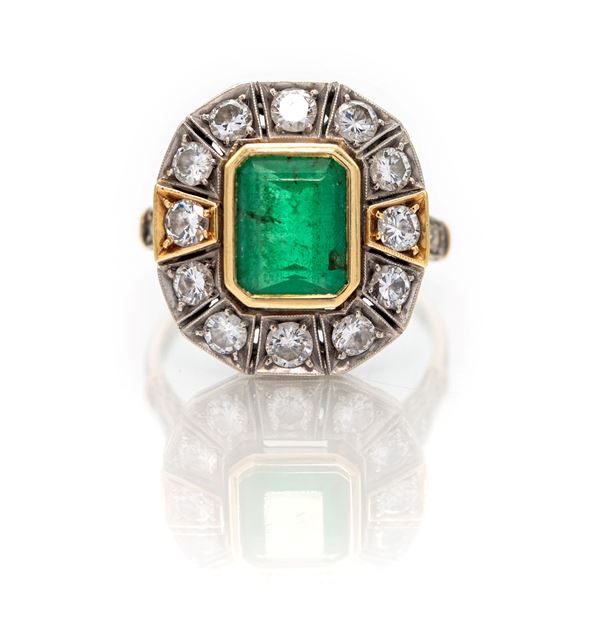 Anello in oro, smeraldo e brillanti